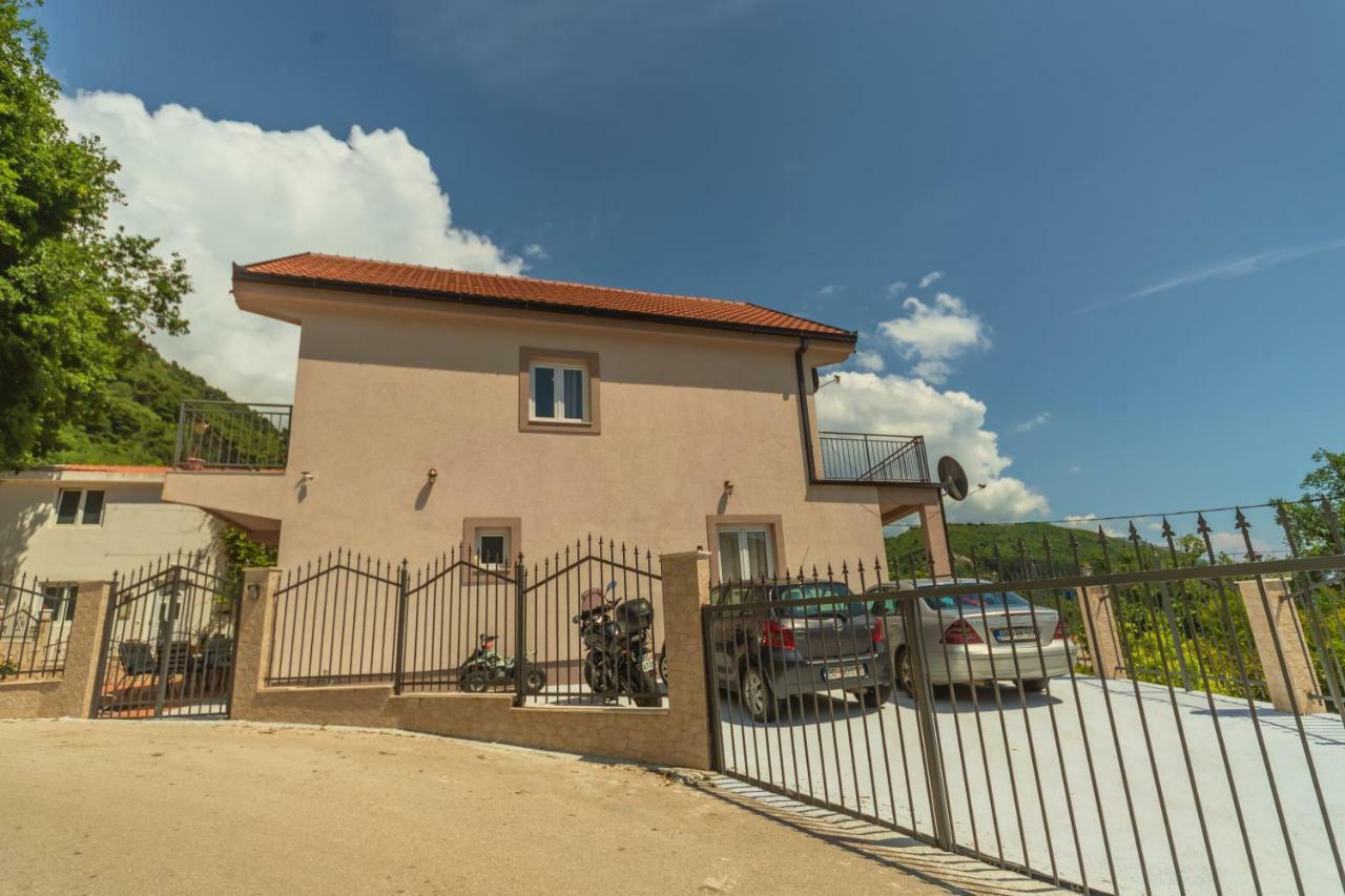Sunny Hill Villa
